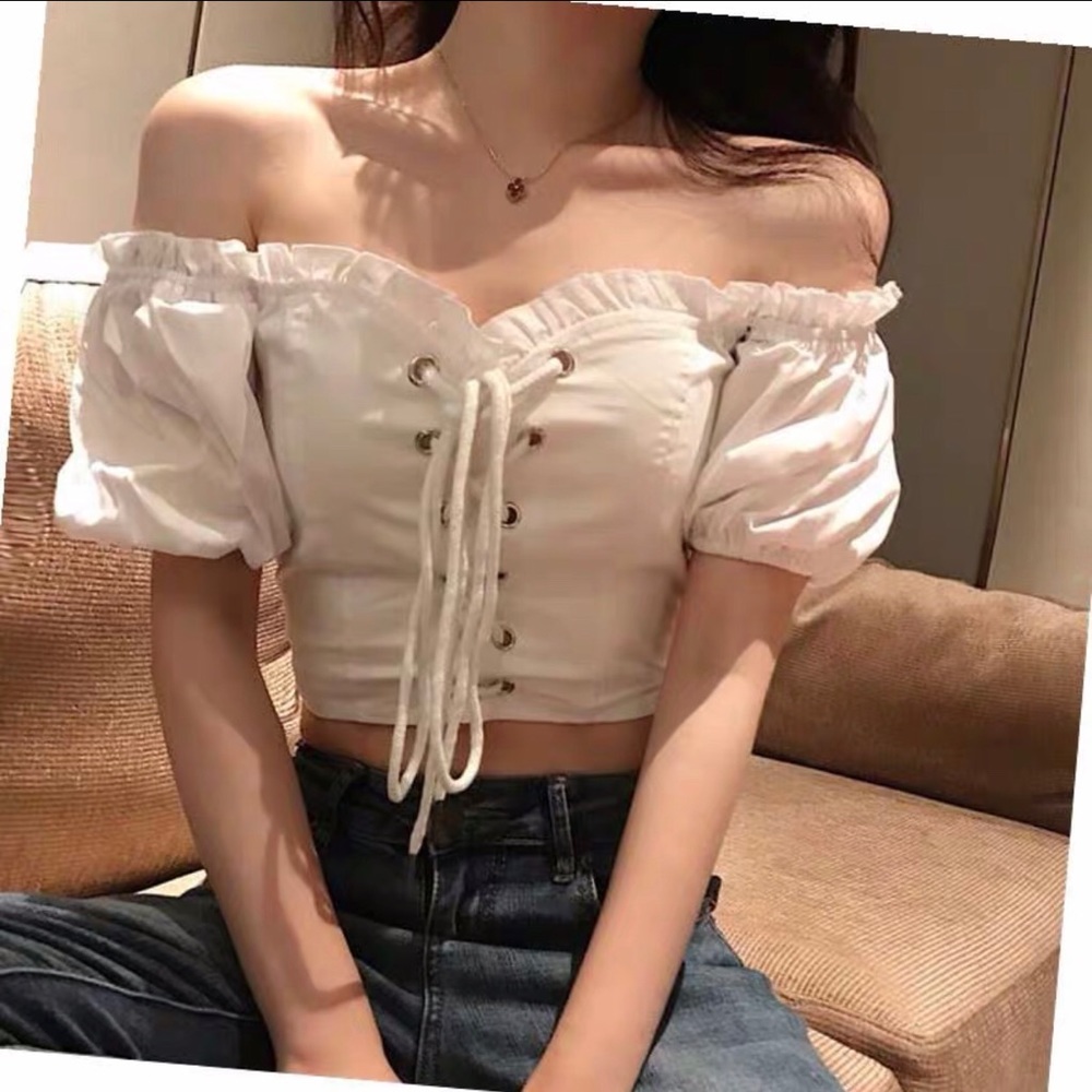 Super cute white crop top